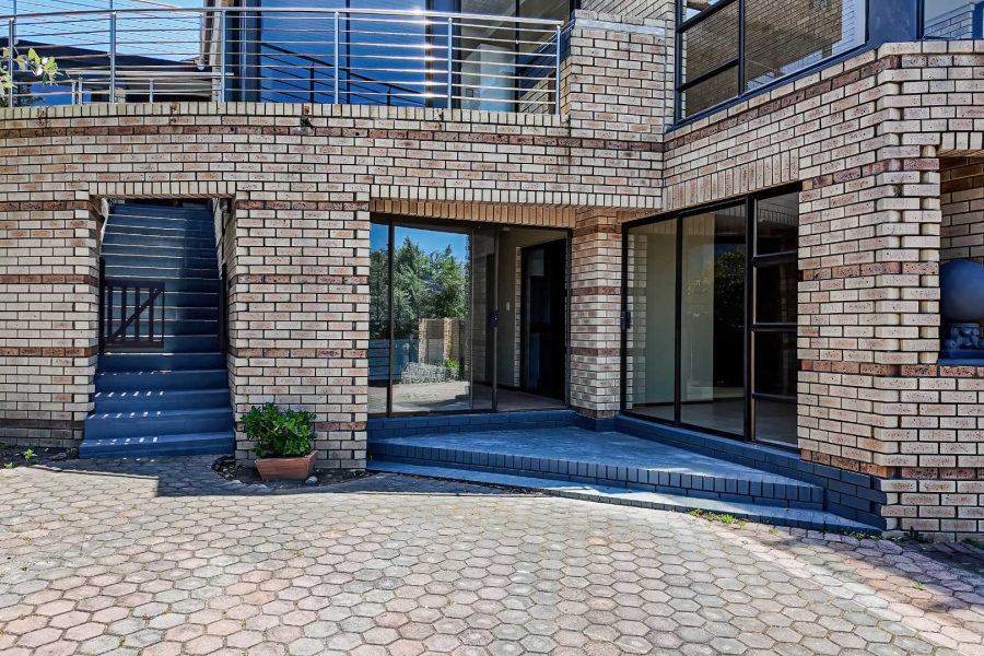 To Let 5 Bedroom Property for Rent in Hersham Western Cape